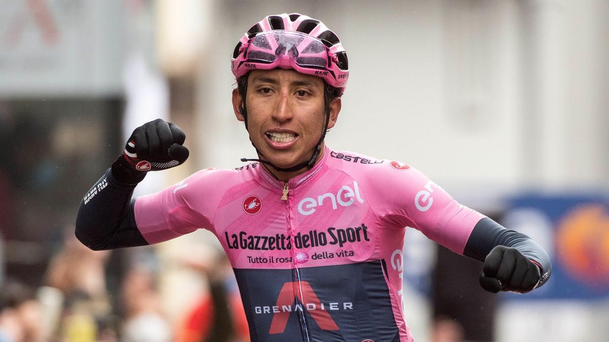 El colombiano Egan Bernal celebra una victoria en el Giro de Italia 2021