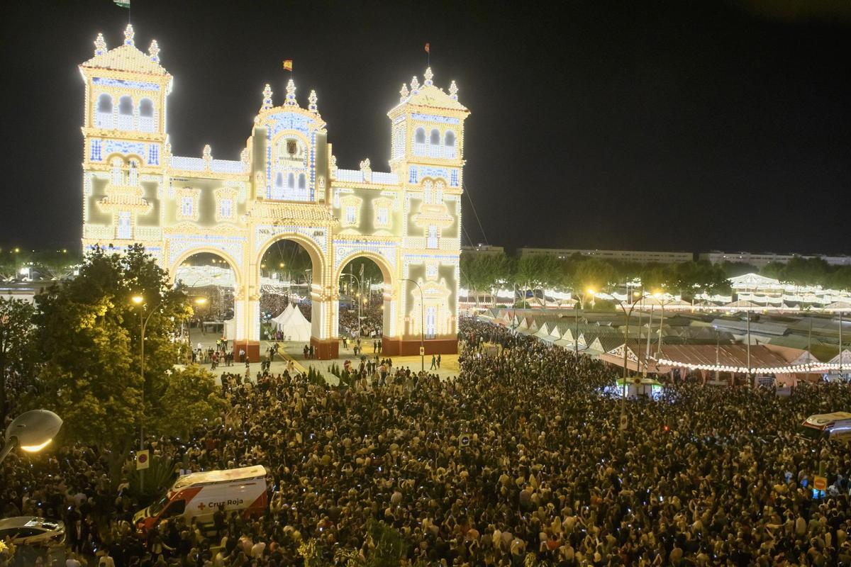 Las casetas de la Feria de Sevilla no tienen quien las monte