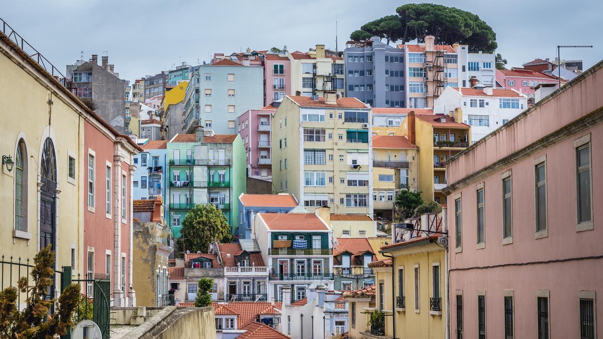 Nómadas digitales, visados dorados y viviendas vacías: la alta presión inmobiliaria ahoga a Portugal