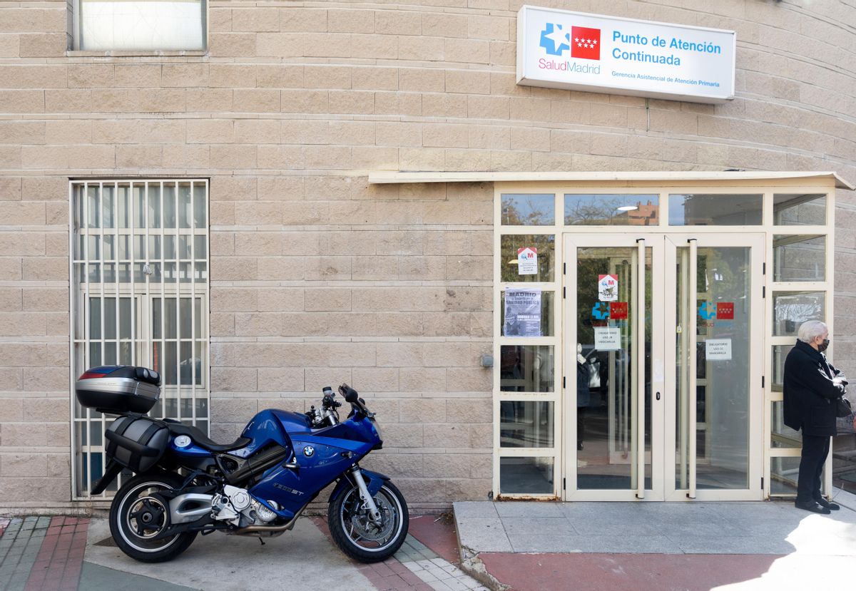 Puerta de un centro de salud madrileño, en plena jornada de huelga. Puerta de un centro de salud madrileño, en plena jornada de huelga.