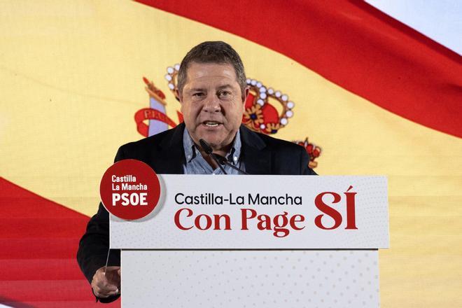 CUENCA, 26/05/2023.- El presidente de Castilla-La Mancha y candidato a la reelección por el PSOE, Emiliano García-Page, interviene en el acto de cierre de campaña electoral que los socialistas celebran hoy viernes en Cuenca. 