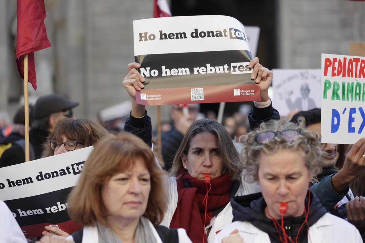 Los médicos de Catalunya desconvocan la huelga tras llegar a un acuerdo con Salut.