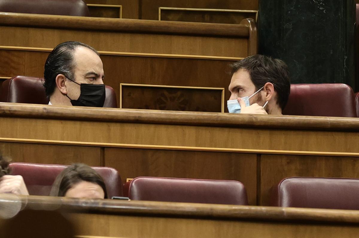 Carlos García Adanero y Sergio Sayas en el Congreso de los Diputados. Carlos García Adanero y Sergio Sayas en el Congreso de los Diputados.