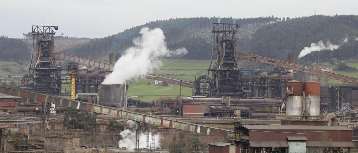 ArcelorMittal quiere activar el horno incendiado con el repunte que el sector espera en Europa desde el verano