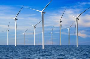 La UE pide acelerar la creación de parques eólicos marinos